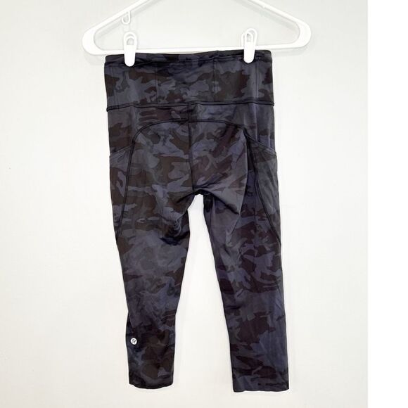Lululemon fast and free crop II incognito camouflage multi gray size 6 - Picture 4 of 6
